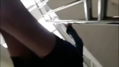 约到超清纯的邻居小姐姐最后不小心内射了